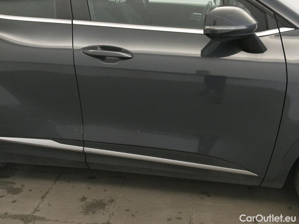  KIA  Sportage KIA  / 2022 / 5P / todoterreno 1.6 T-GDi MHEV 112kW (150CV) Drive 4X2 #13