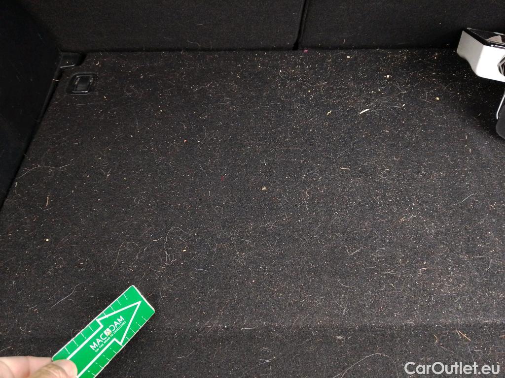  KIA  Niro KIA  / 2019 / 5P / crossover 1.6 GDi PHEV 104kW (141CV) Drive #18