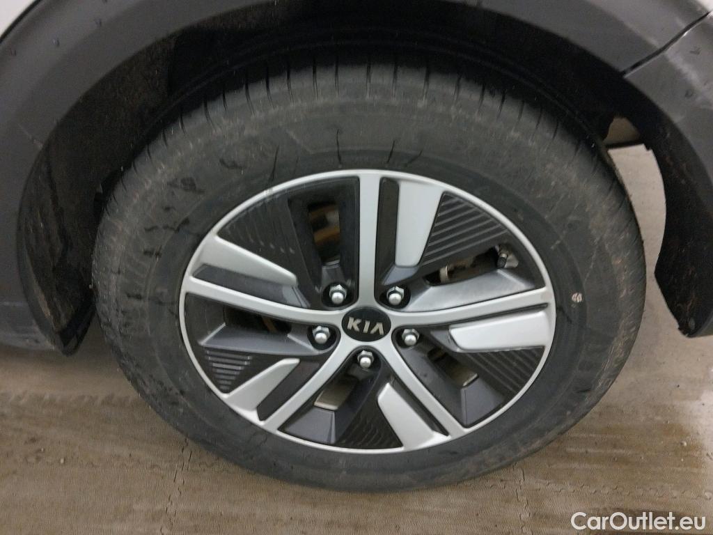  KIA  Niro KIA  / 2019 / 5P / crossover 1.6 GDi HEV 104kW (141CV) Drive #11