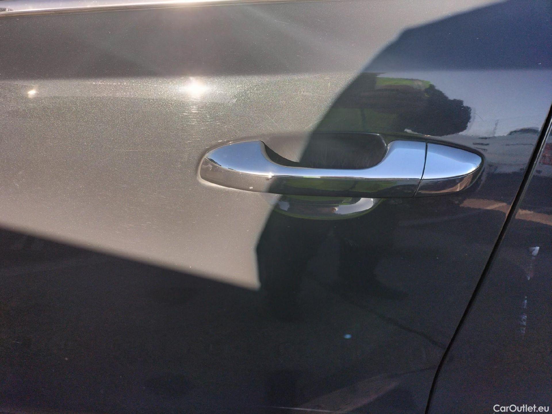  KIA  Sportage KIA  1.6MHEV Drive 100kW(136CV) 4x2(Crist Tintados) #16