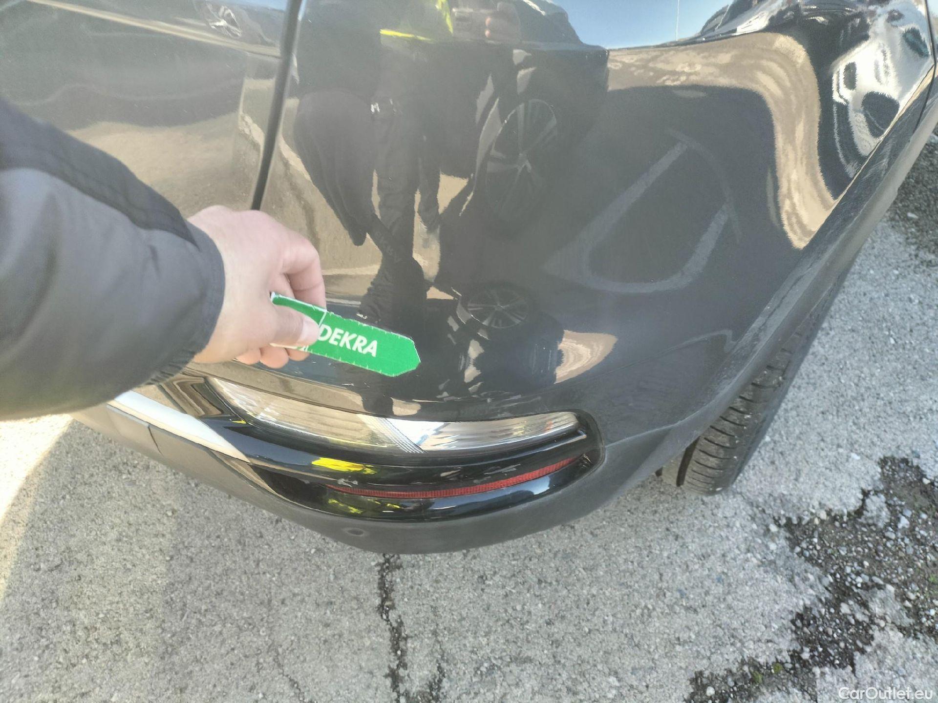  KIA  Sportage KIA  1.6MHEV Drive 100kW(136CV) 4x2(Crist Tintados) #24