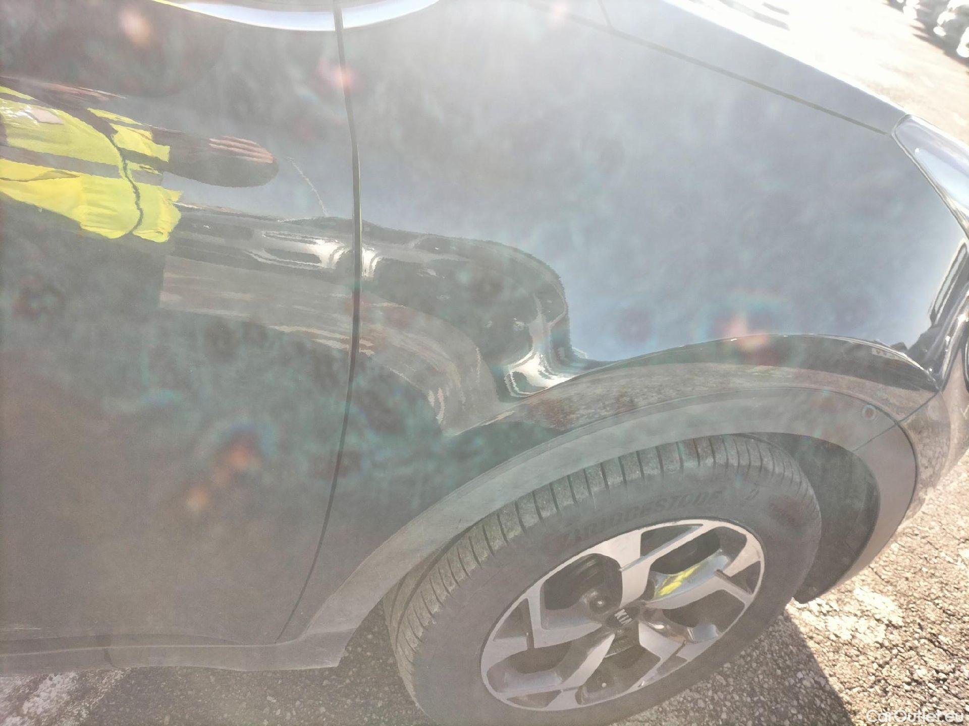  KIA  Sportage KIA  1.6MHEV Drive 100kW(136CV) 4x2(Crist Tintados) #47