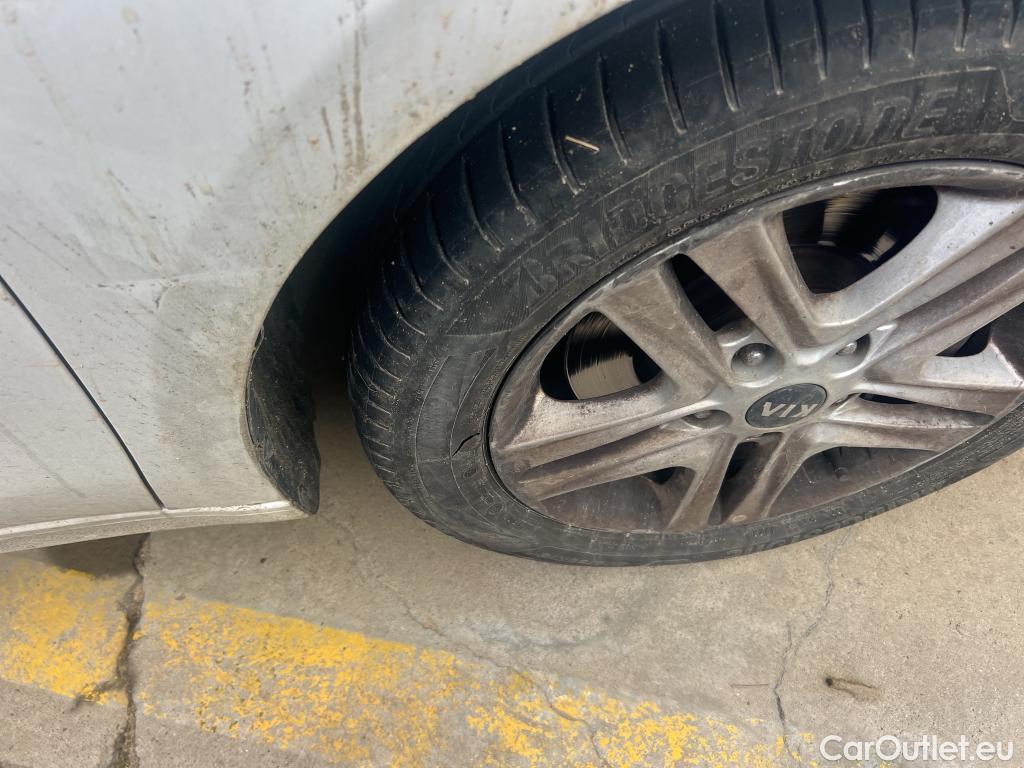  KIA  Cee'd KIA Ceed / 2018 / 5P / berlina con portón 1.0 MHEV 88kW (120CV) Drive DCT #10