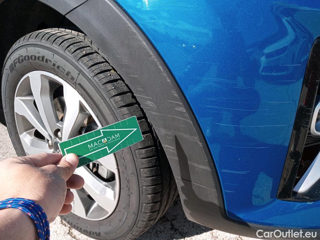  KIA  STONIC KIA  / 2017 / 5P / todoterreno 1.0 T-GDi 88kW (120CV) MHEV iMT Drive #5