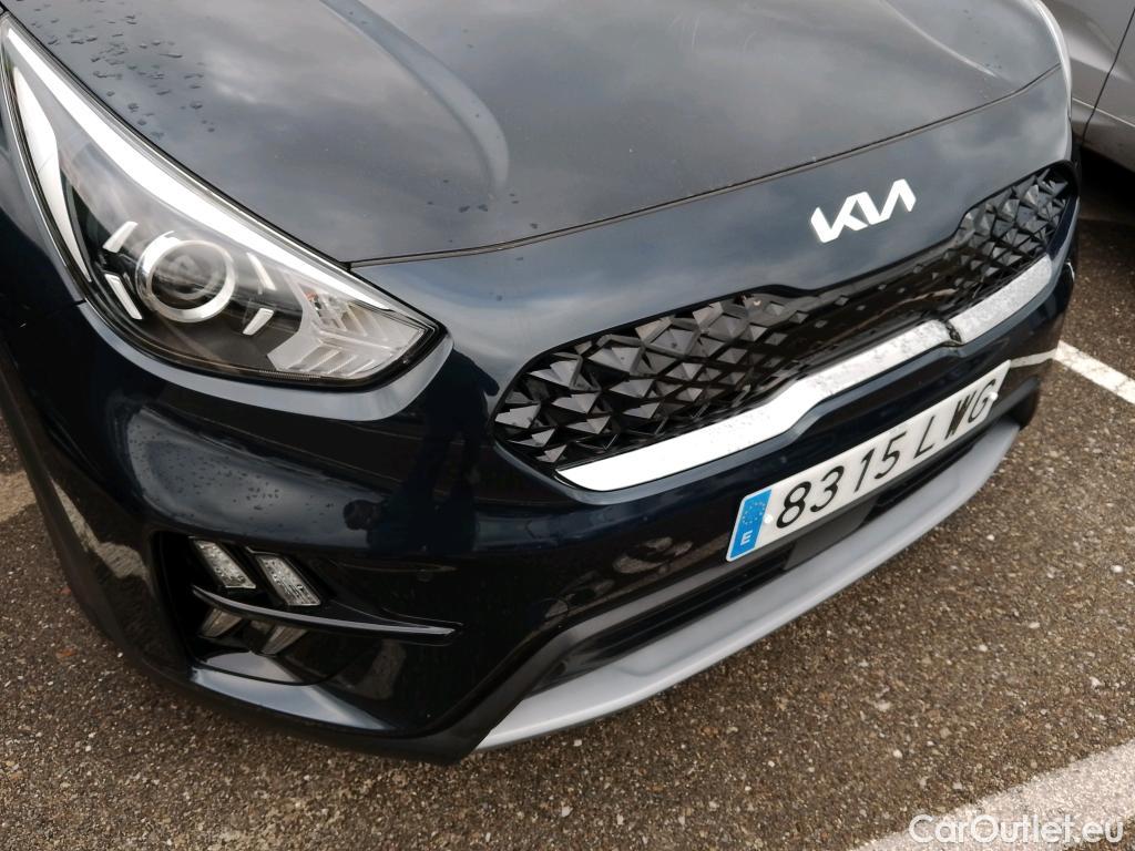  KIA  Niro KIA  / 2019 / 5P / crossover 1.6 GDi PHEV 104kW (141CV) Drive #29