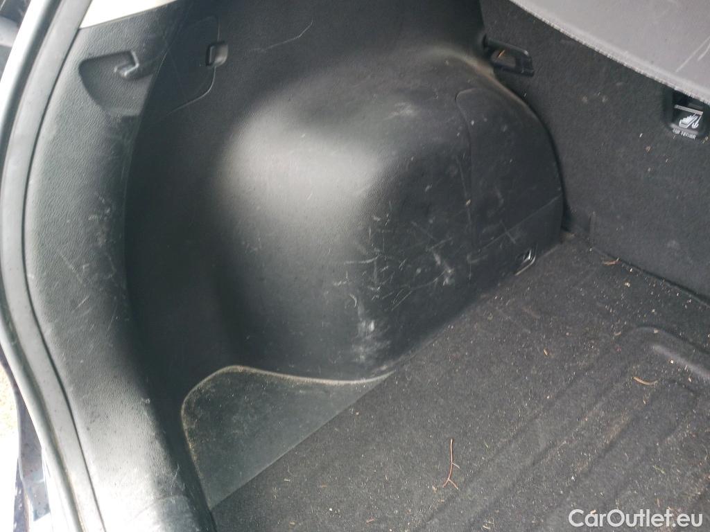  KIA  Niro KIA  / 2019 / 5P / crossover 1.6 GDi HEV 104kW (141CV) Drive #16