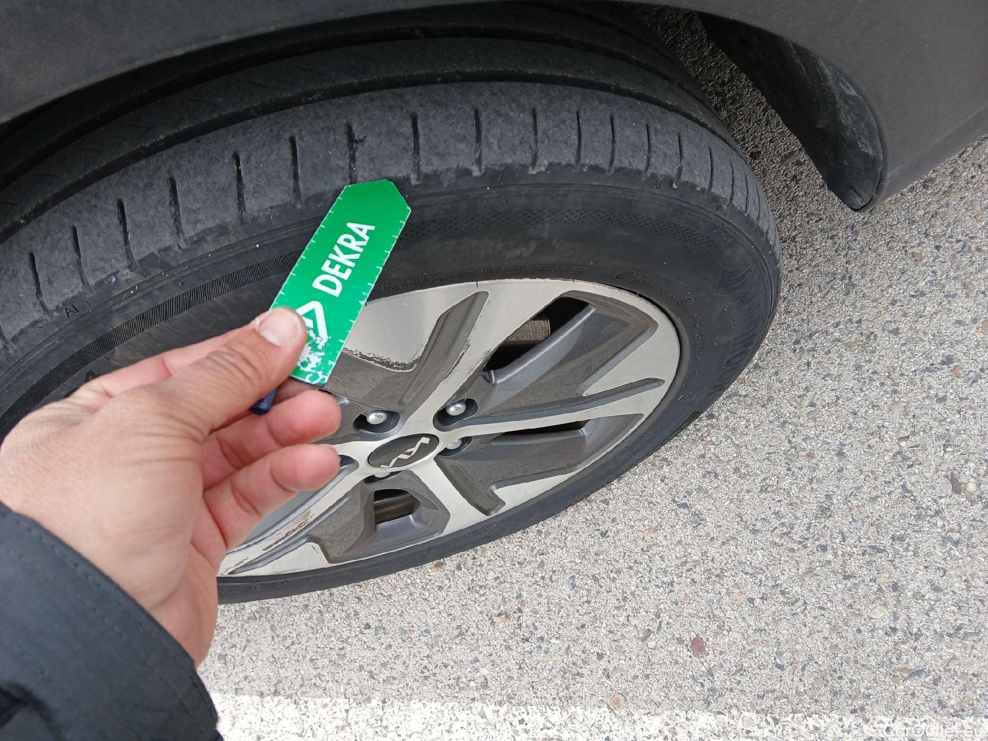  KIA  Niro KIA e- / 2016 / 5P / crossover e- 150kW (204CV) Drive (Long Range) #6