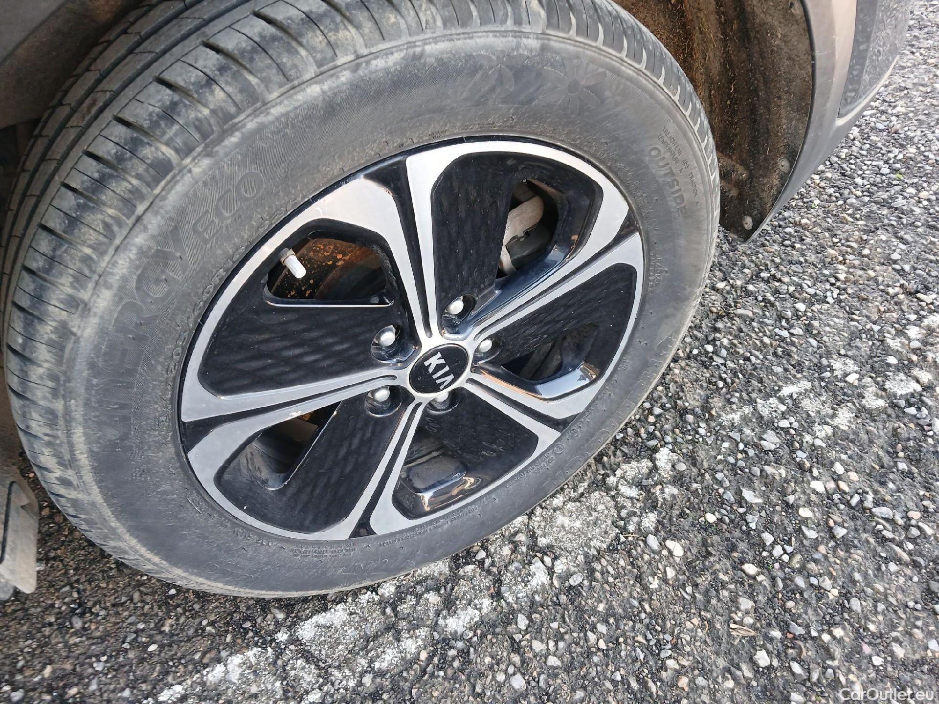  KIA  XCeed KIA  1.6 GDi PHEV 104kW (141CV) eDrive #13