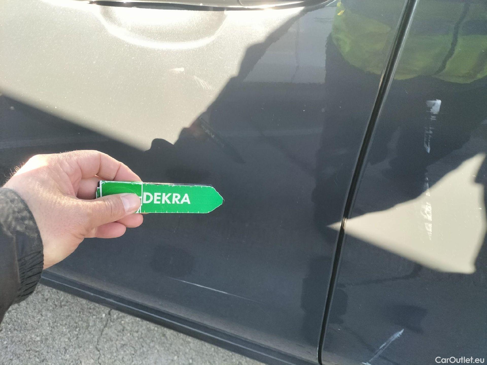  KIA  Sportage KIA  1.6MHEV Drive 100kW(136CV) 4x2(Crist Tintados) #15