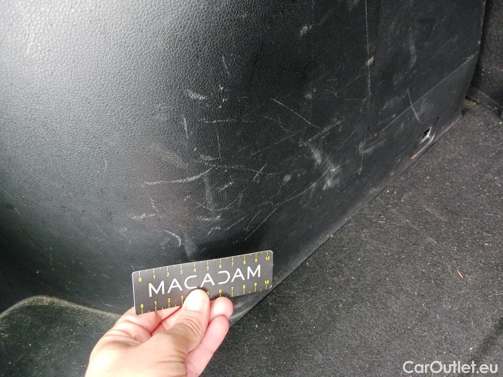  KIA  Niro KIA  / 2019 / 5P / crossover 1.6 GDi HEV 104kW (141CV) Drive #17