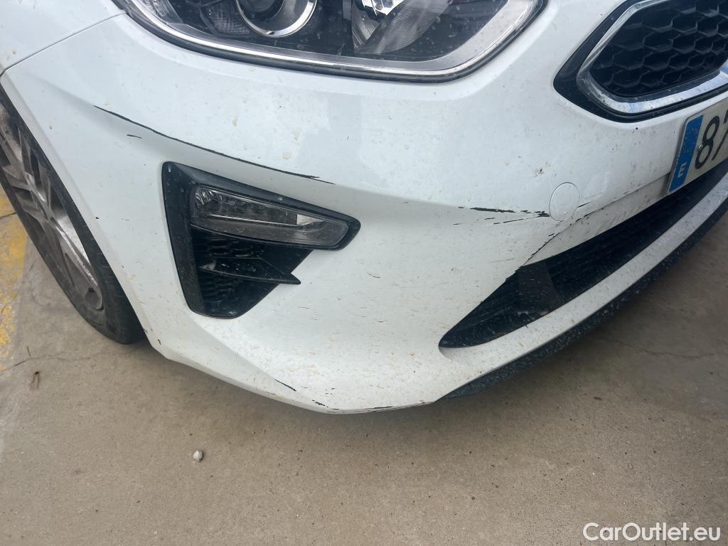  KIA  Cee'd KIA Ceed / 2018 / 5P / berlina con portón 1.0 MHEV 88kW (120CV) Drive DCT #27