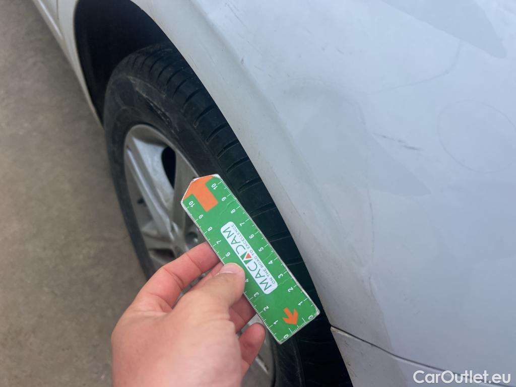  KIA  Cee'd KIA Ceed / 2018 / 5P / berlina con portón 1.0 MHEV 88kW (120CV) Drive DCT #9