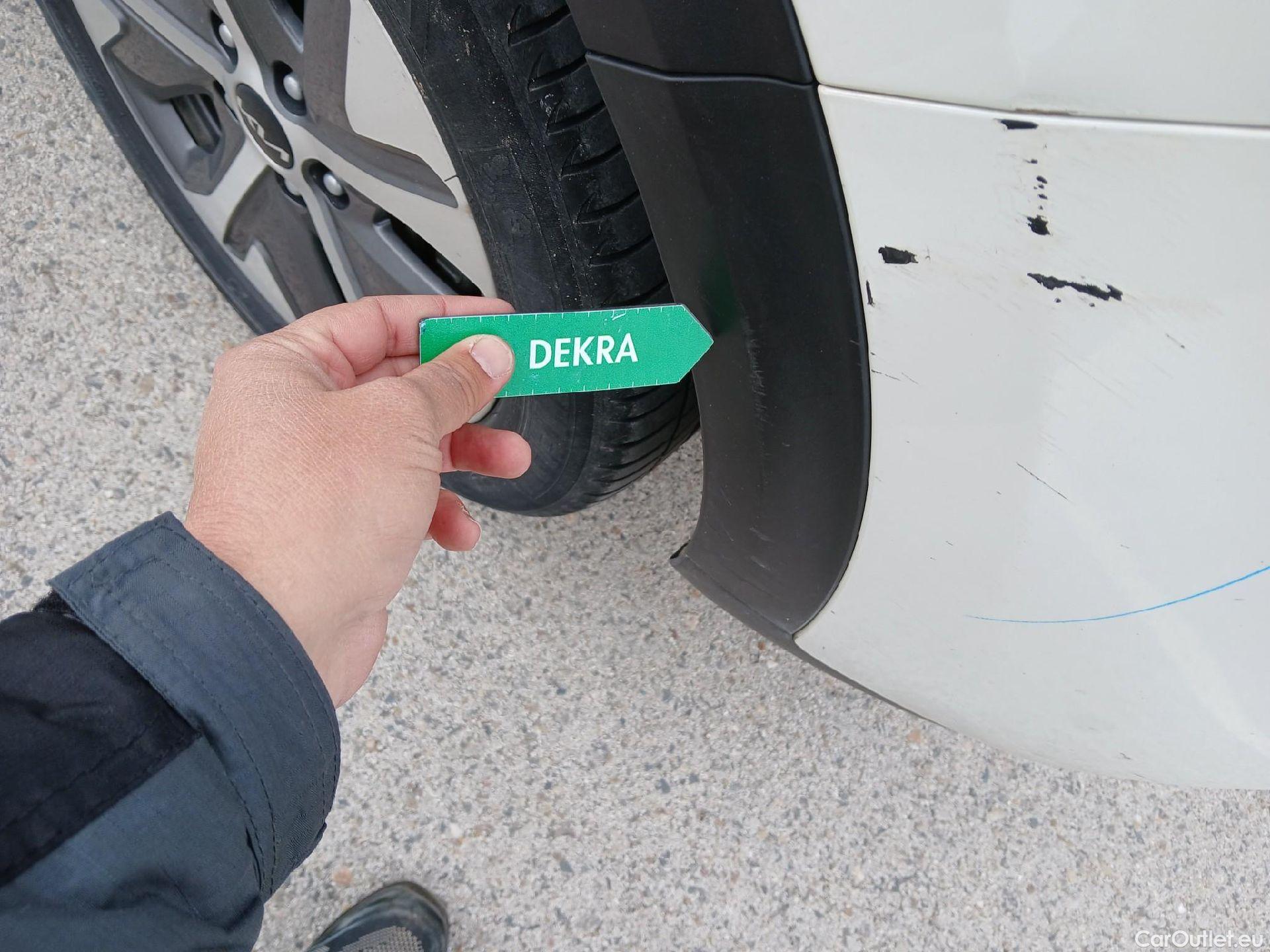  KIA  Niro KIA e- / 2016 / 5P / crossover e- 150kW (204CV) Drive (Long Range) #18