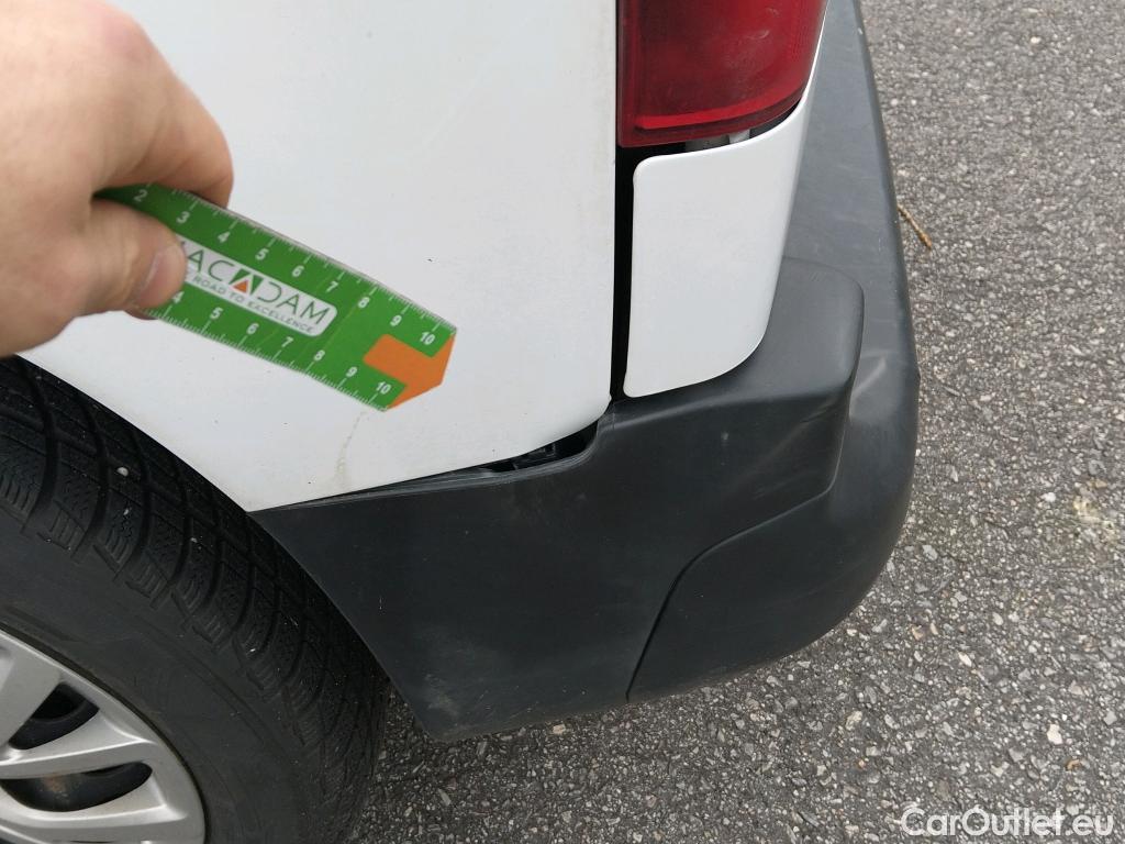  Citroen  Berlingo CITROEN  / 2018 / 4P / combi Talla M BlueHDi 100 S&S LIVE PACK BUSINE #20