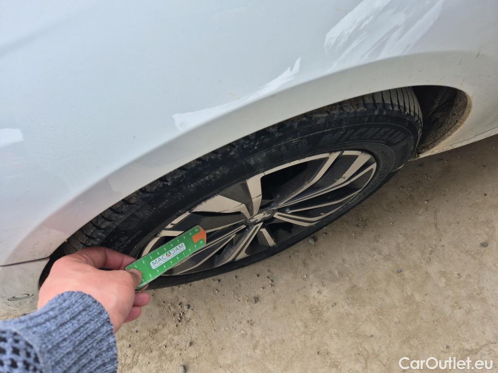  Peugeot  508 PEUGEOT  / 2018 / 5P / berlina con portón 5P Allure BlueHDi 120kW (160) S&S EAT8 #6