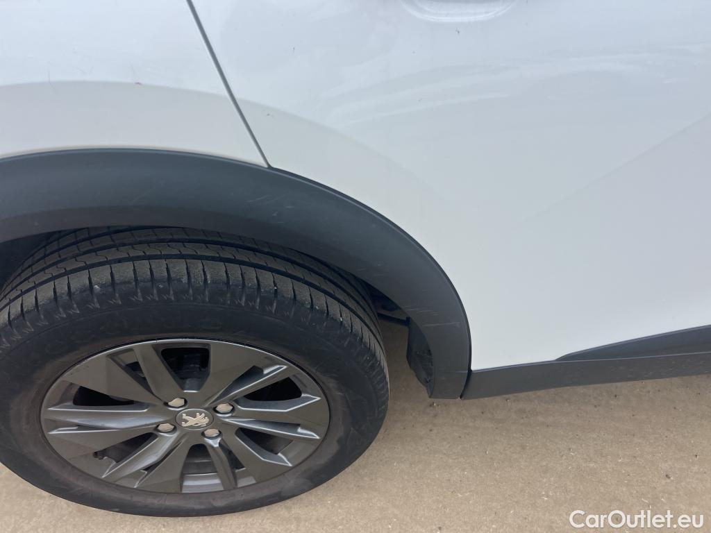  Peugeot  2008 PEUGEOT  / 2019 / 5P / todoterreno Active Pack BlueHDI 81kW (110CV) #29