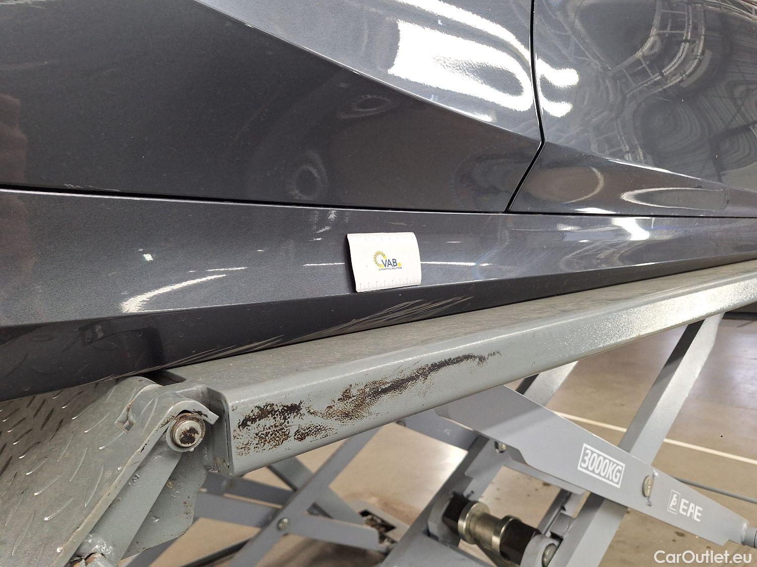  Bmw  Serie 3 BMW, 3-serie '18, BMW 3 Reeks Berline 318dA (110 kW) 4d #4