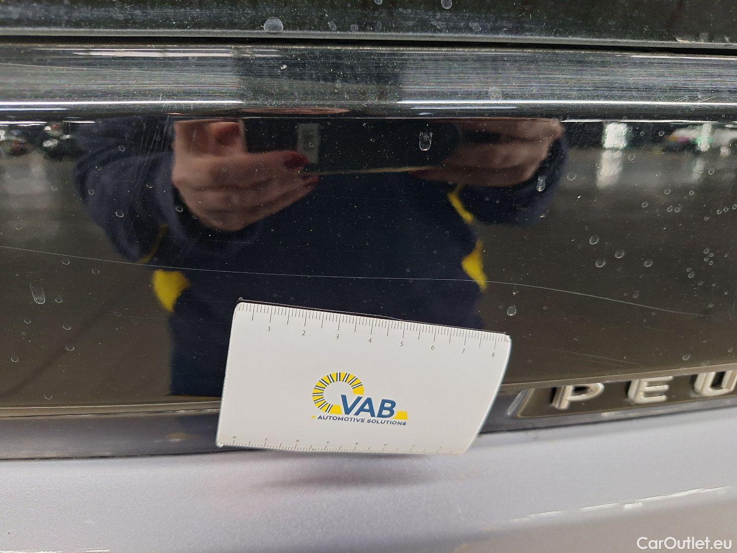  Peugeot  5008 Peugeot,  '16, Peugeot  1.5 BlueHDi 96kW S&S EAT8 Allure 5d 7pl #25