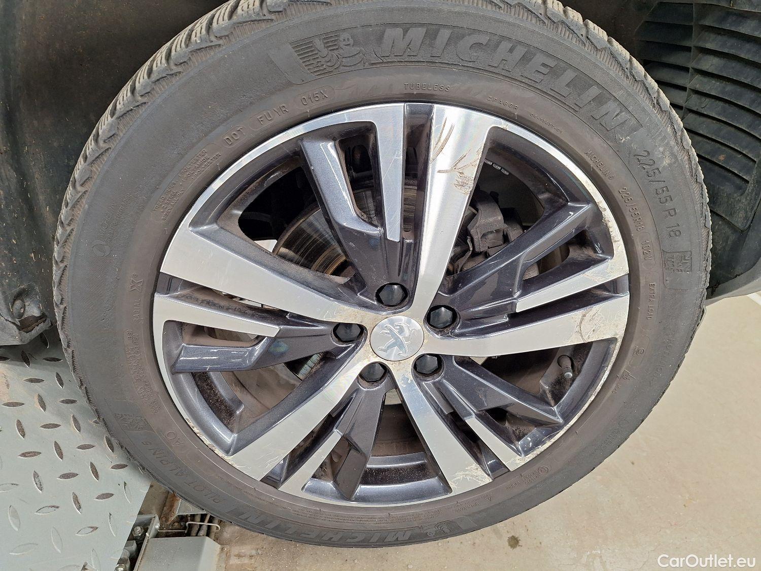  Peugeot  5008 Peugeot,  '16, Peugeot  1.5 BlueHDi 96kW S&S EAT8 Allure 5d 7pl #1