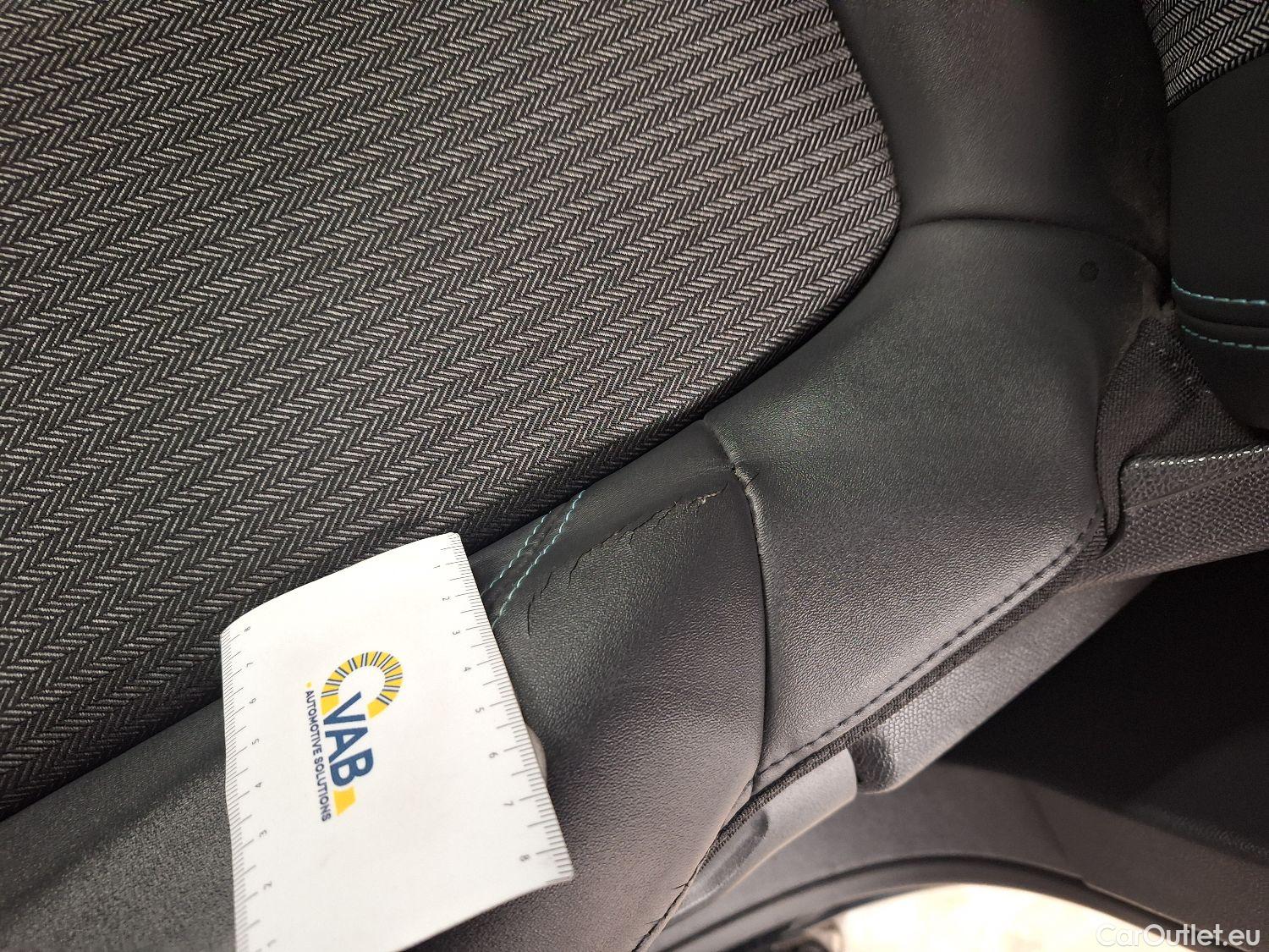  Peugeot  5008 Peugeot,  FL'20, Peugeot  1.5 BlueHDi 96kW S&S EAT8 Allure Pack #2