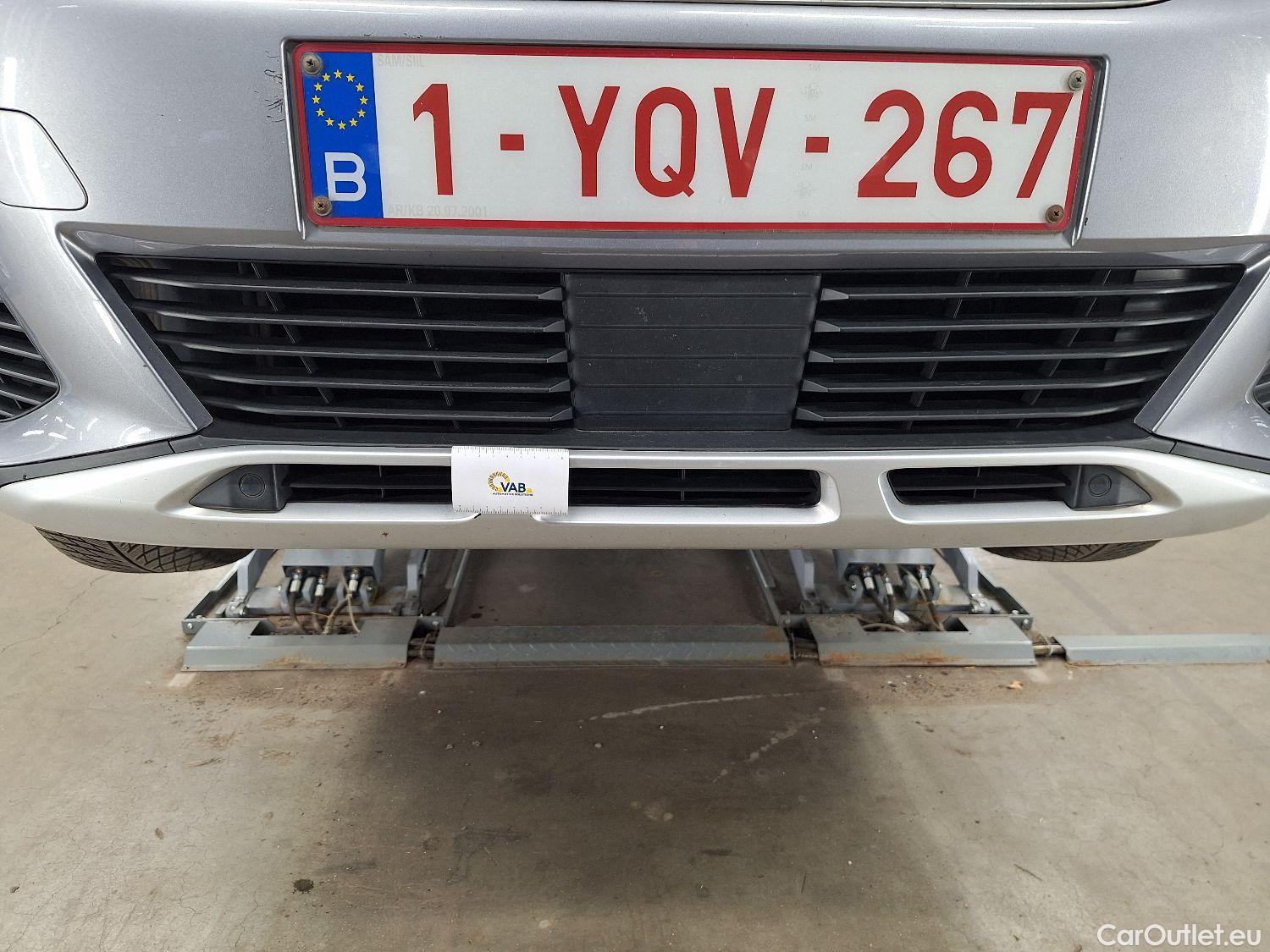  Peugeot  5008 Peugeot,  '16, Peugeot  1.5 BlueHDi 96kW S&S EAT8 Allure 5d 7pl #16