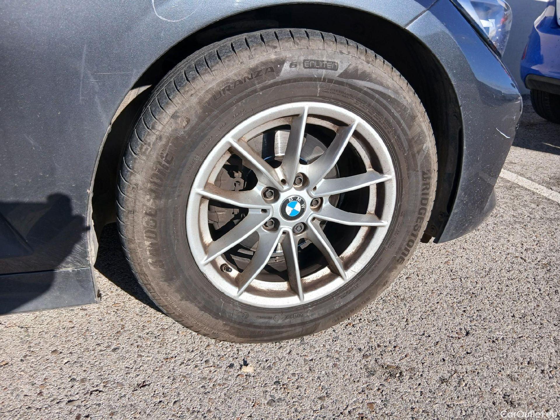  Bmw  Serie 3 BMW  / 2018 / 4P / sedán 318d #53