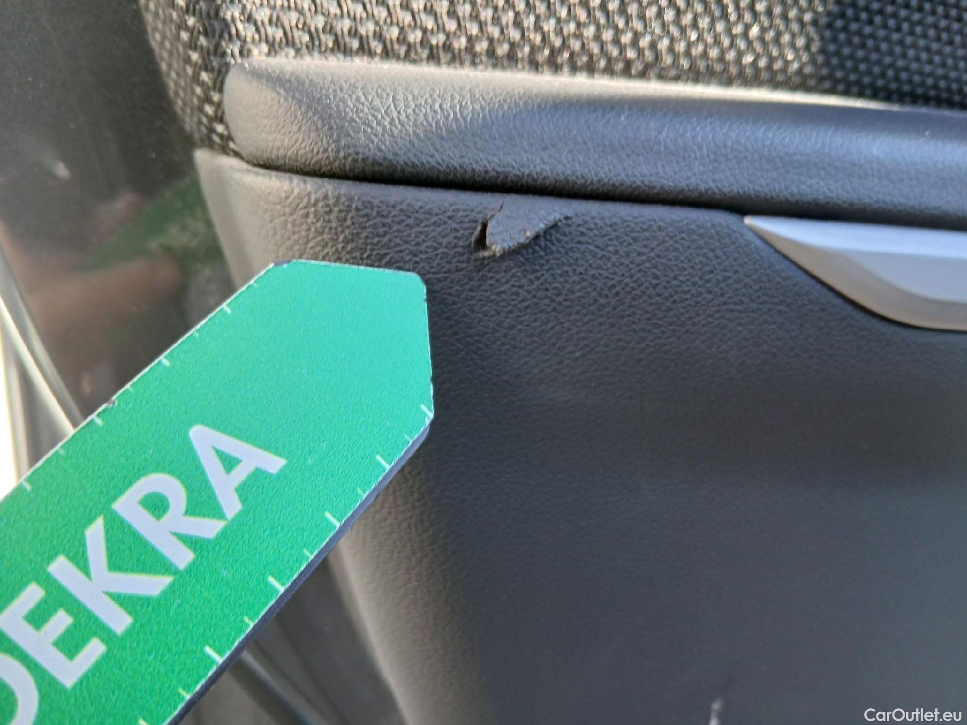  Bmw  Serie 3 BMW  / 2018 / 4P / sedán 318d #25