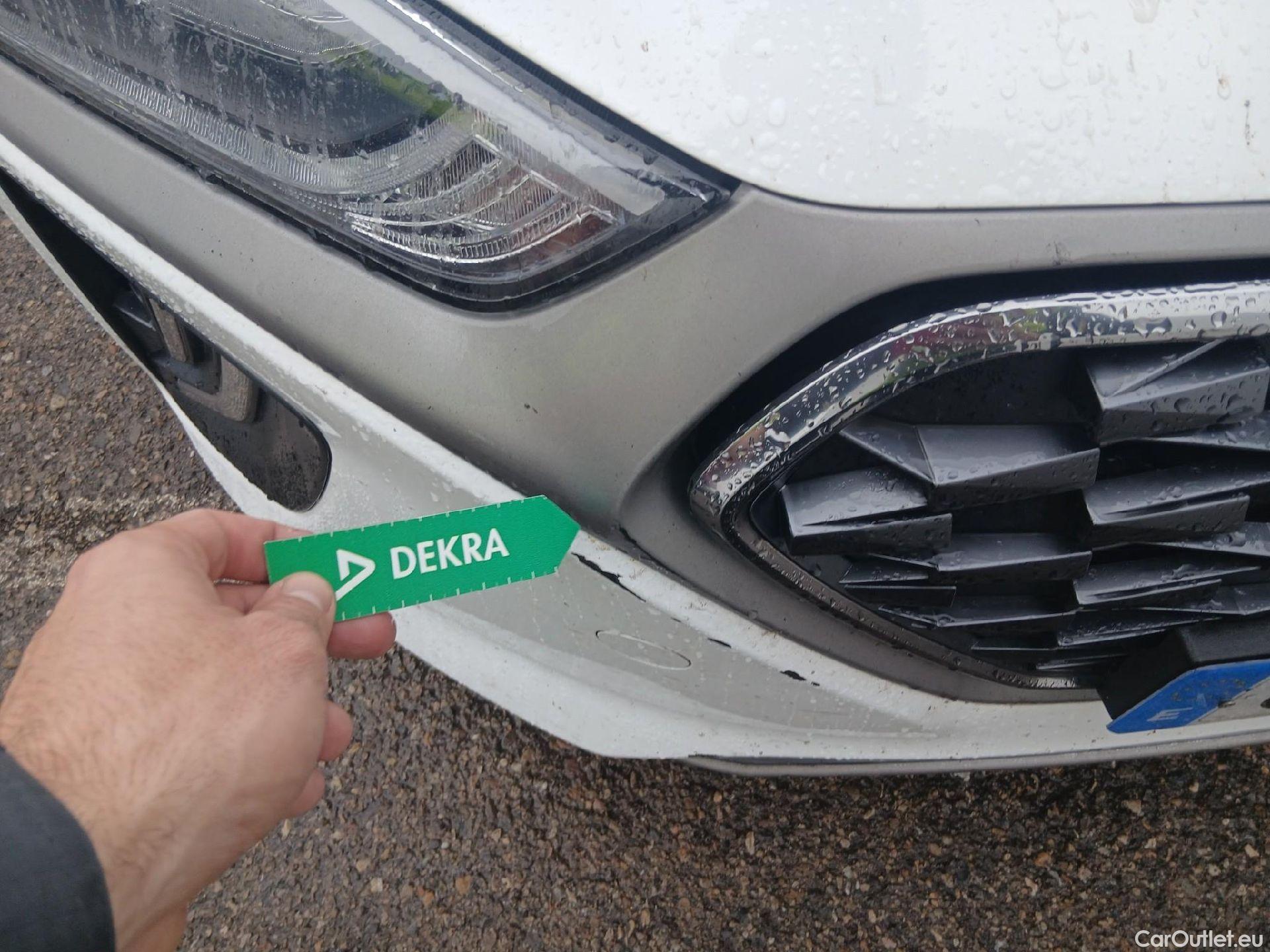  Hyundai   Ioniq HYUNDAI / 2019 / 5P / berlina con portón 1.6 GDI HEV Klass LE DCT #3