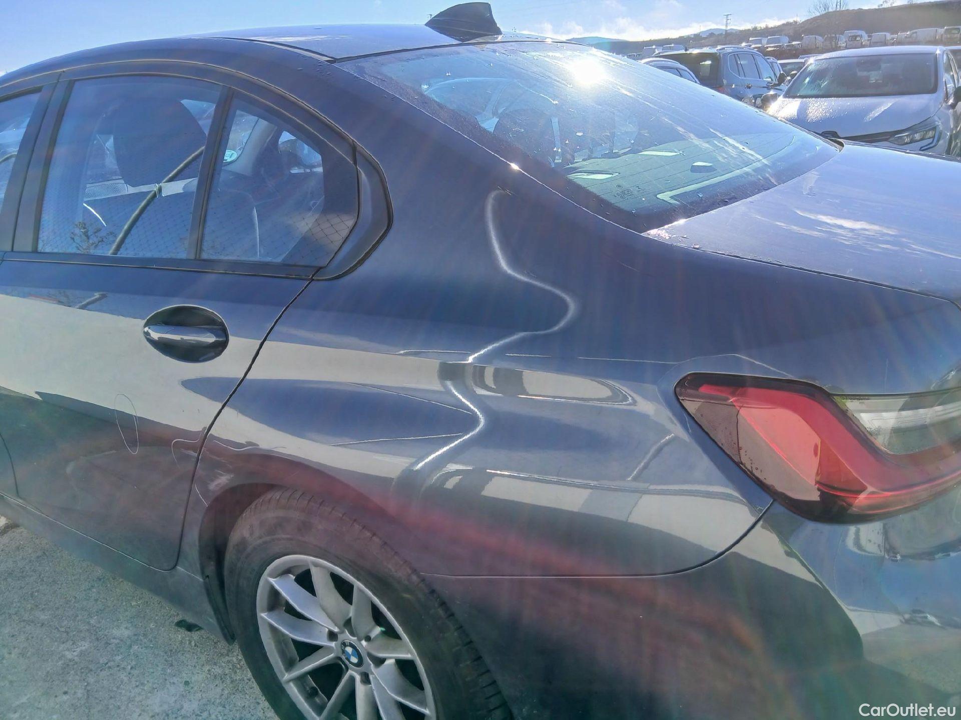  Bmw  Serie 3 BMW  / 2018 / 4P / sedán 318d #27