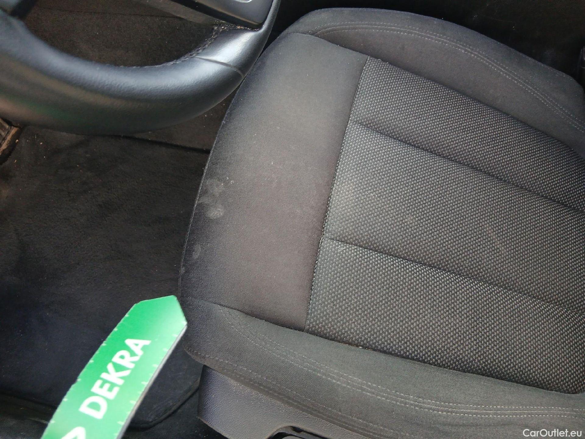  Bmw  Serie 3 BMW  / 2018 / 4P / sedán 318d #22