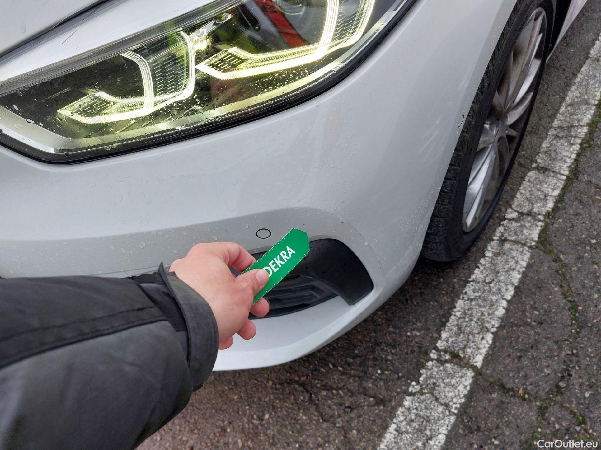  Bmw  Serie 1 BMW  / 2019 / 5P / berlina con portón 118i #1