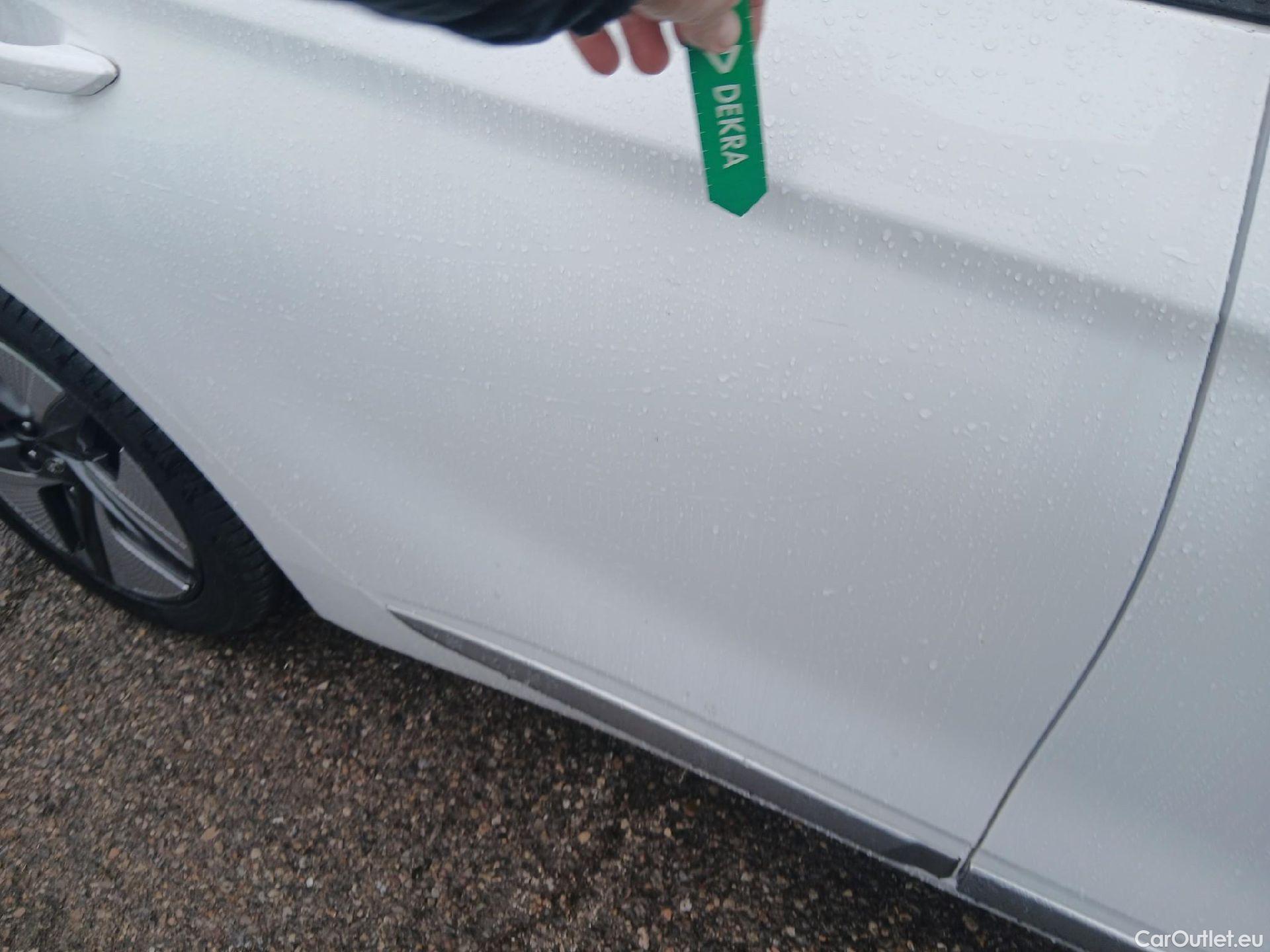  Hyundai   Ioniq HYUNDAI / 2019 / 5P / berlina con portón 1.6 GDI HEV Klass LE DCT #27