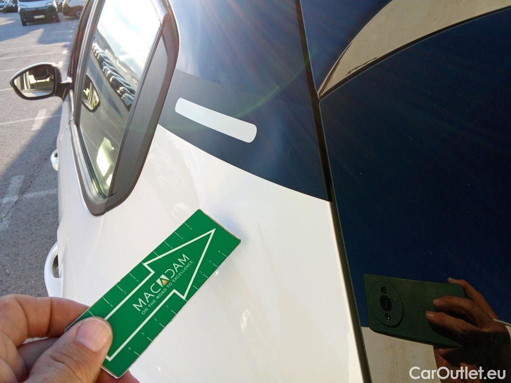  Citroen  C3 CITROEN  / 2020 / 5P / berlina con portón PureTech 81KW (110CV) S&S Feel Pack (AC2) #4