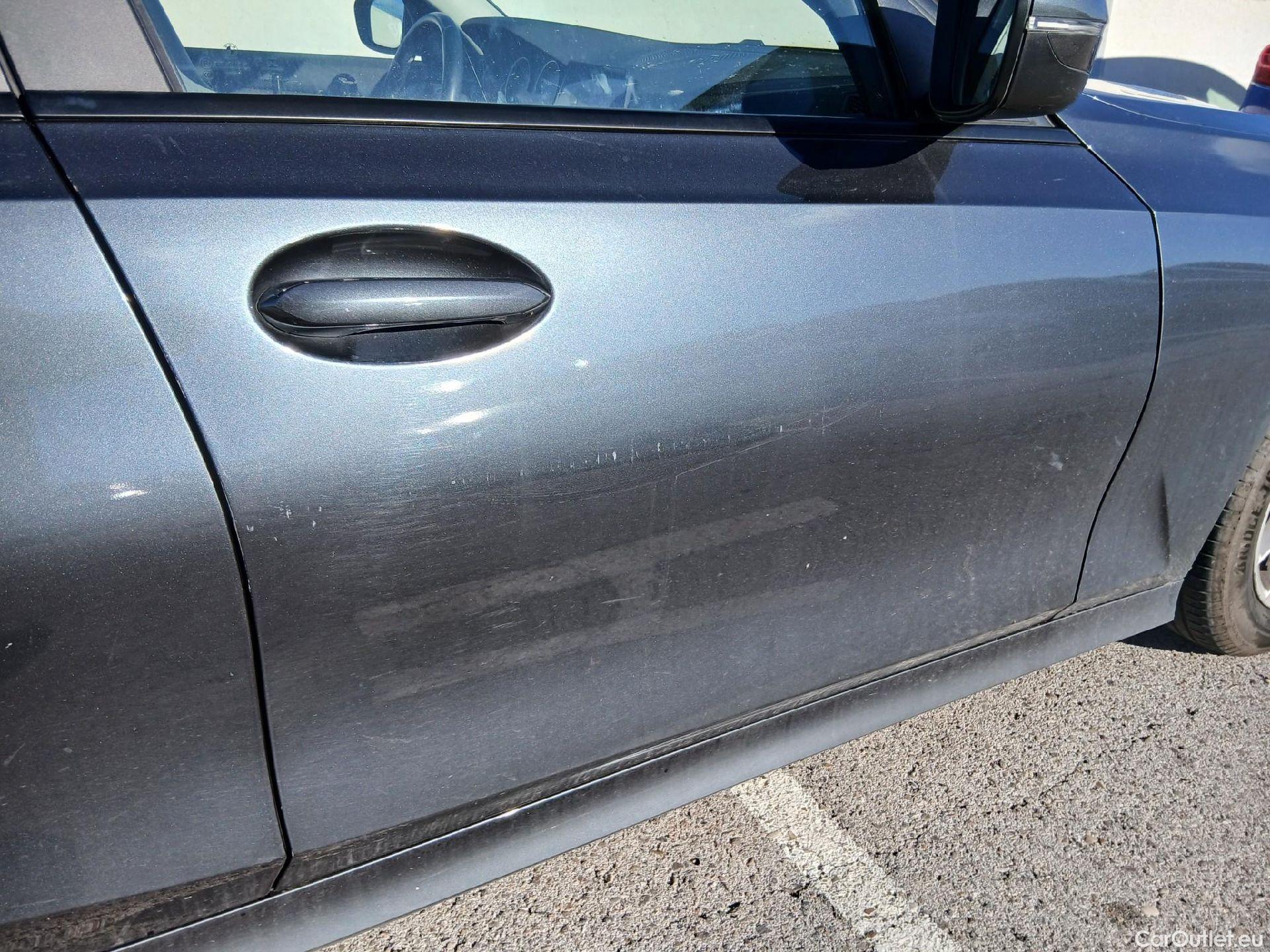  Bmw  Serie 3 BMW  / 2018 / 4P / sedán 318d #40