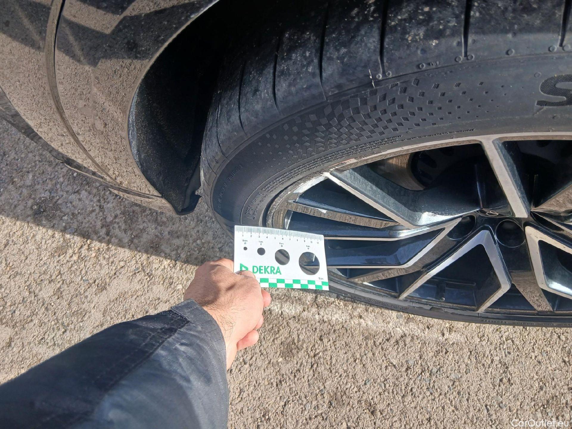  Audi  Q8 AUDI  / 2018 / 5P / todoterreno 45 TDI 170kW Black L quattro tiptronic #5