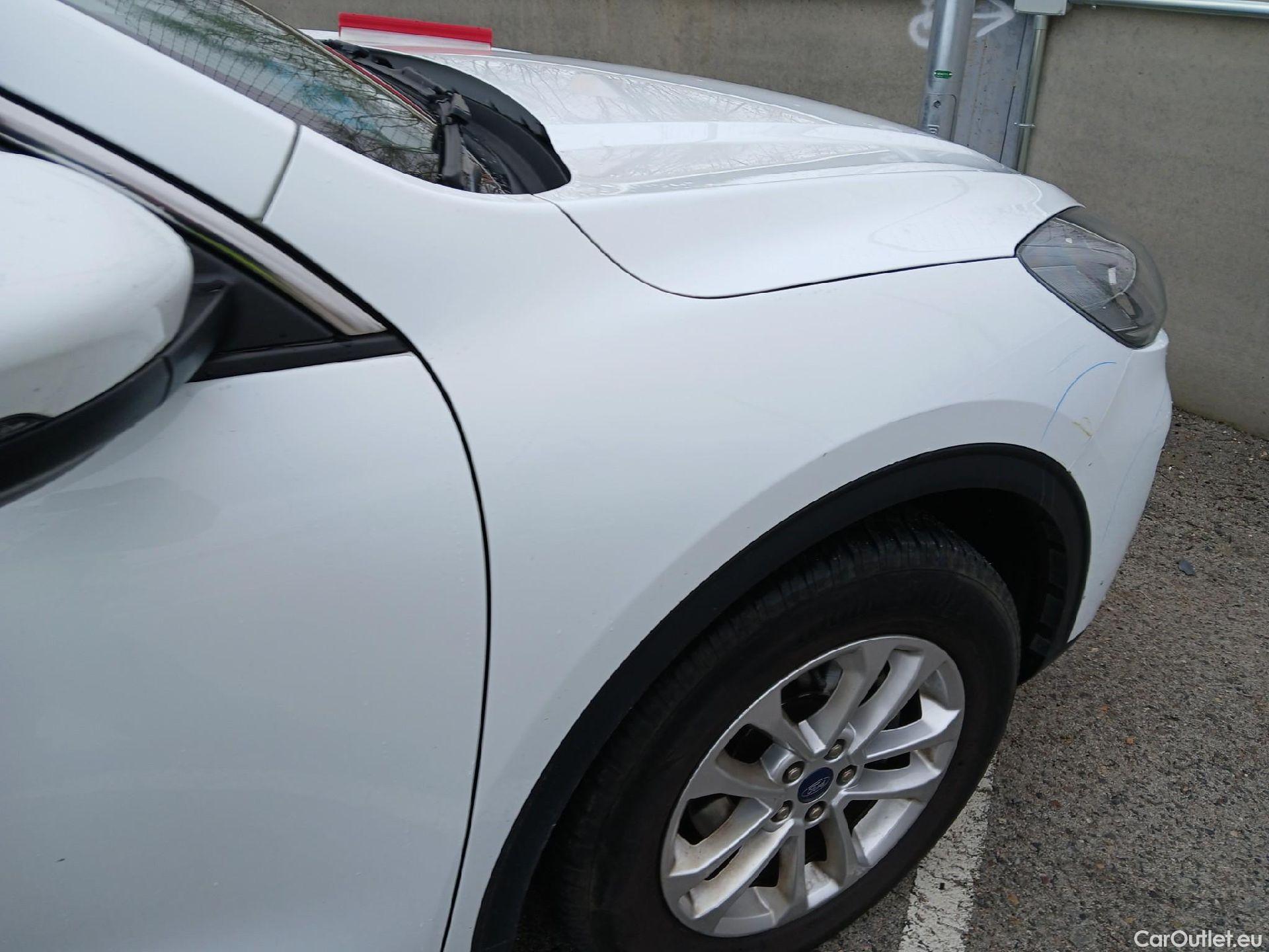  Ford  Kuga FORD  / 2019 / 5P / todoterreno Titanium 1.5T EcoBoost 88kW (120CV) #37