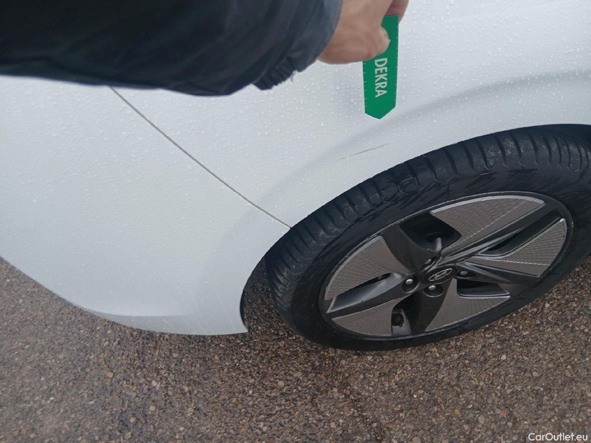  Hyundai   Ioniq HYUNDAI / 2019 / 5P / berlina con portón 1.6 GDI HEV Klass LE DCT #23