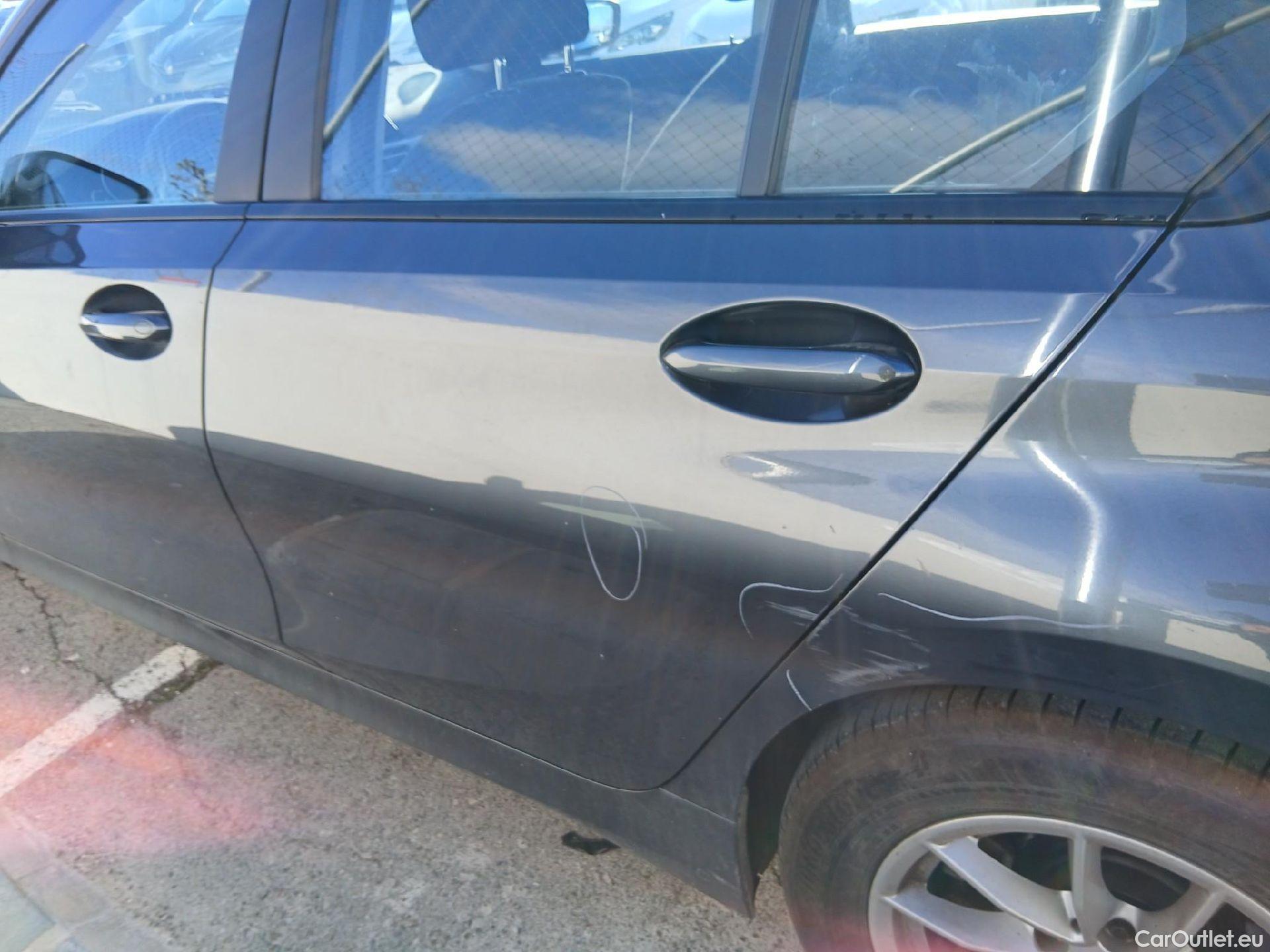  Bmw  Serie 3 BMW  / 2018 / 4P / sedán 318d #20