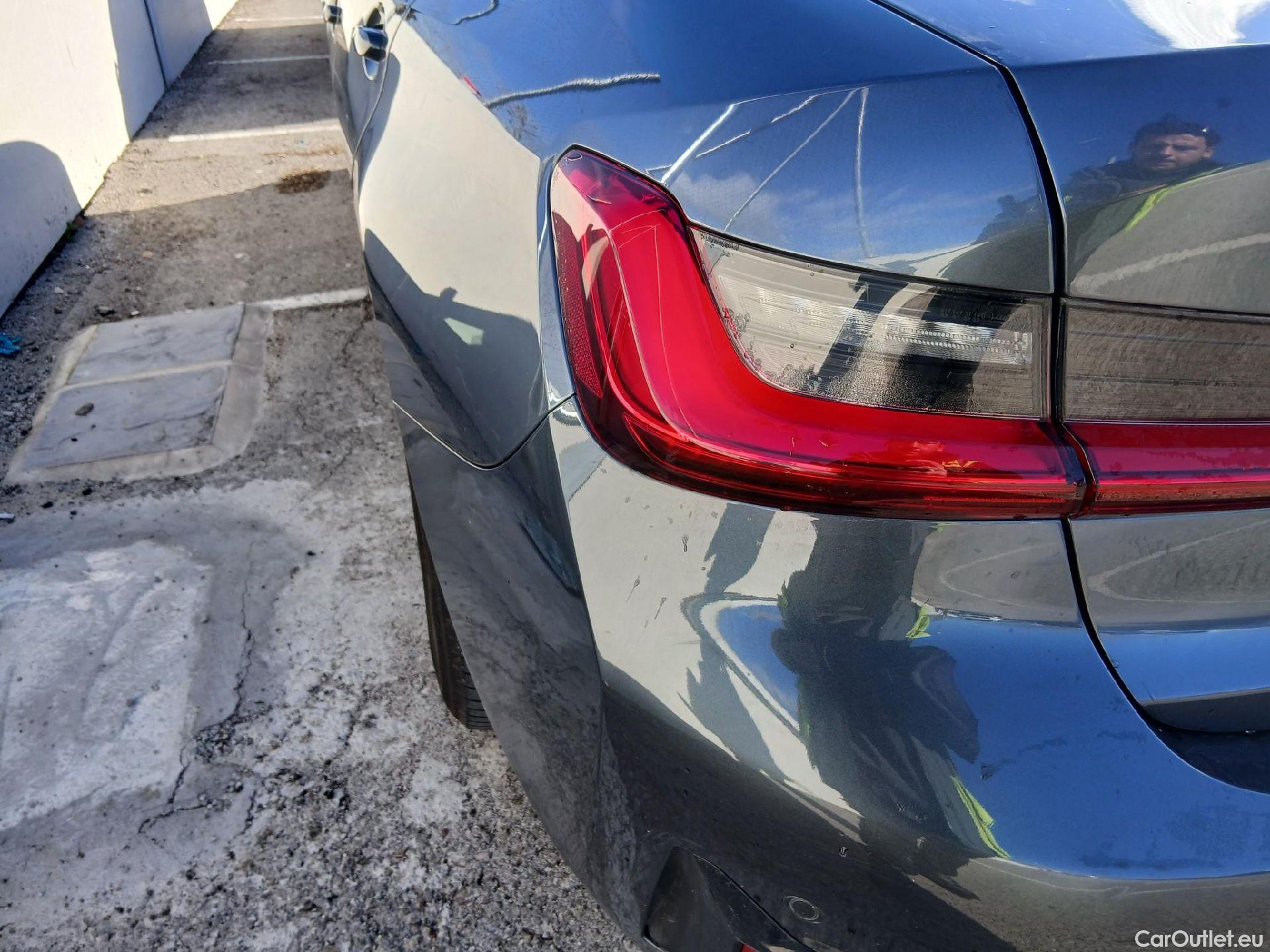  Bmw  Serie 3 BMW  / 2018 / 4P / sedán 318d #34