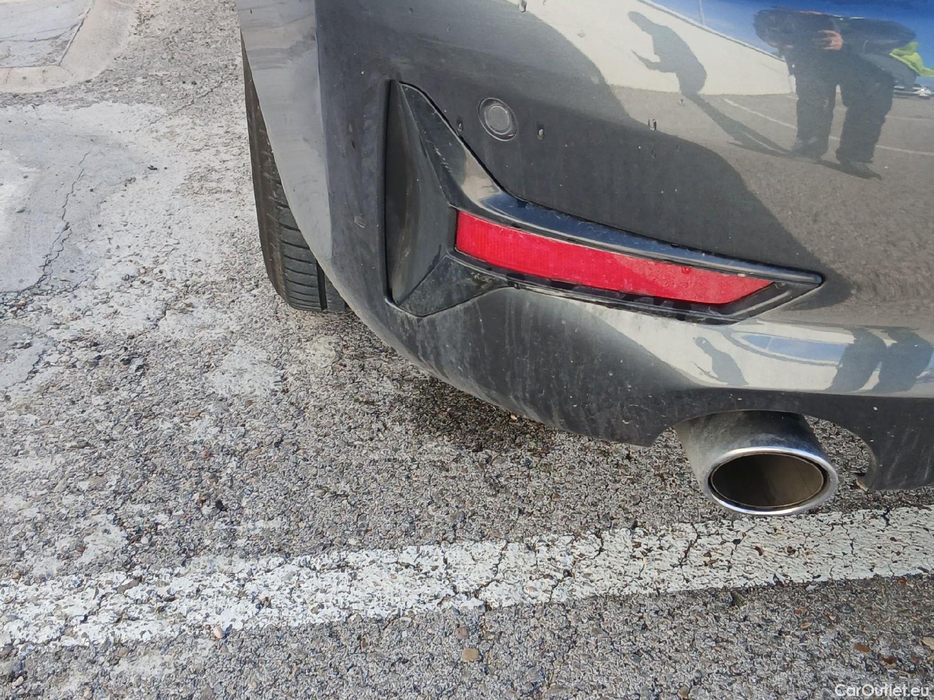  Bmw  Serie 3 BMW  / 2018 / 4P / sedán 318d #31