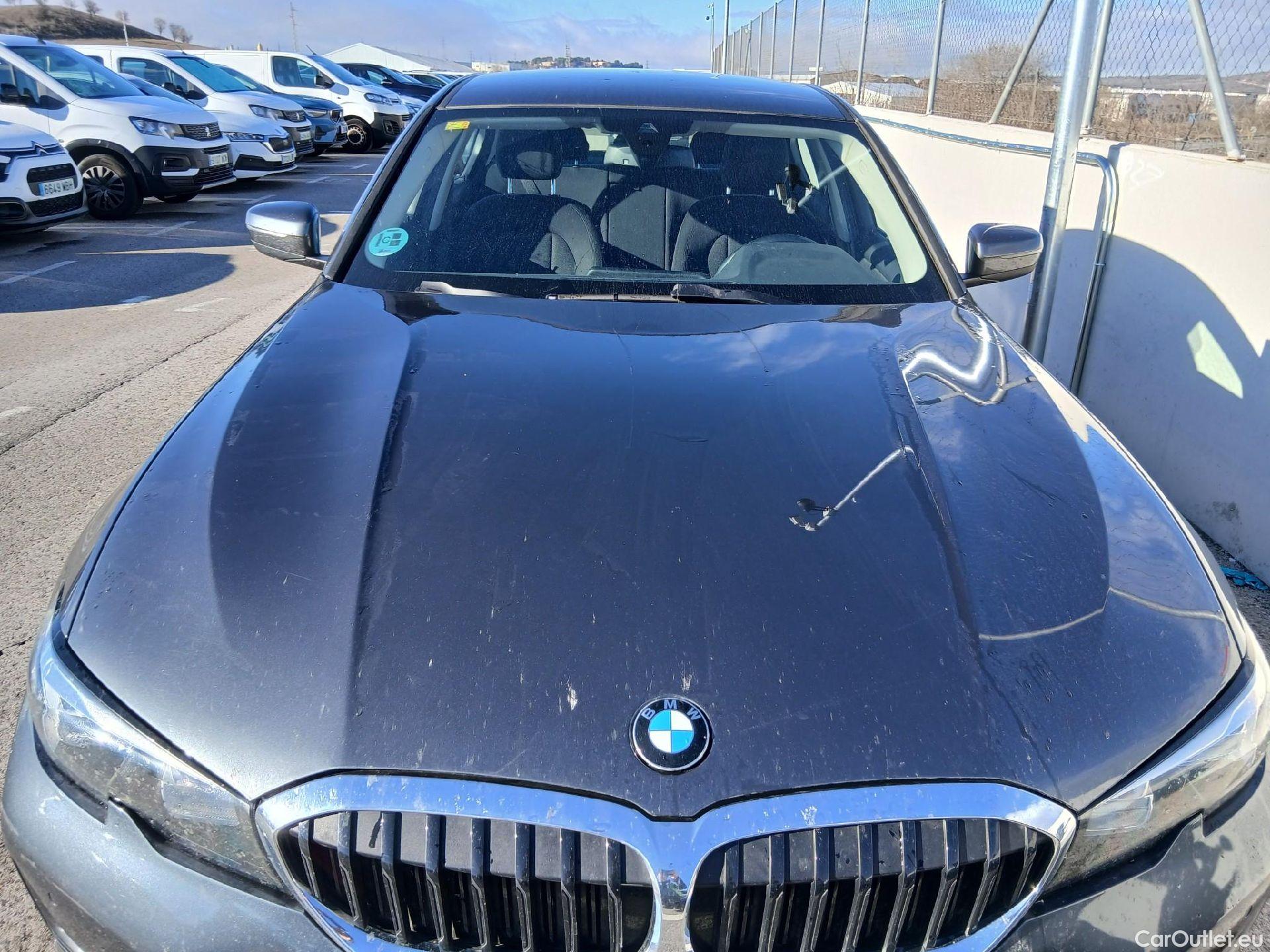  Bmw  Serie 3 BMW  / 2018 / 4P / sedán 318d #3