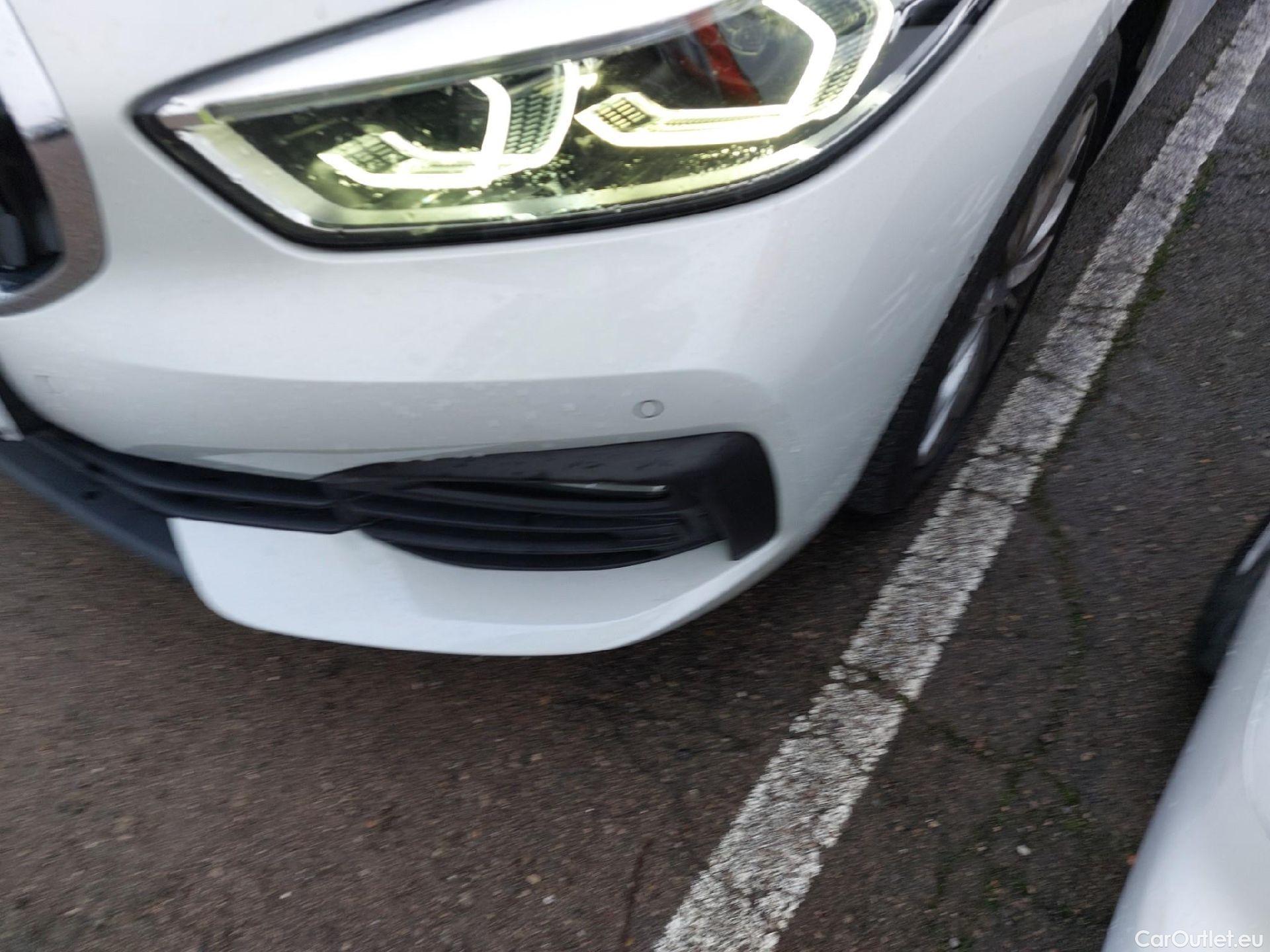  Bmw  Serie 1 BMW  / 2019 / 5P / berlina con portón 118i #2