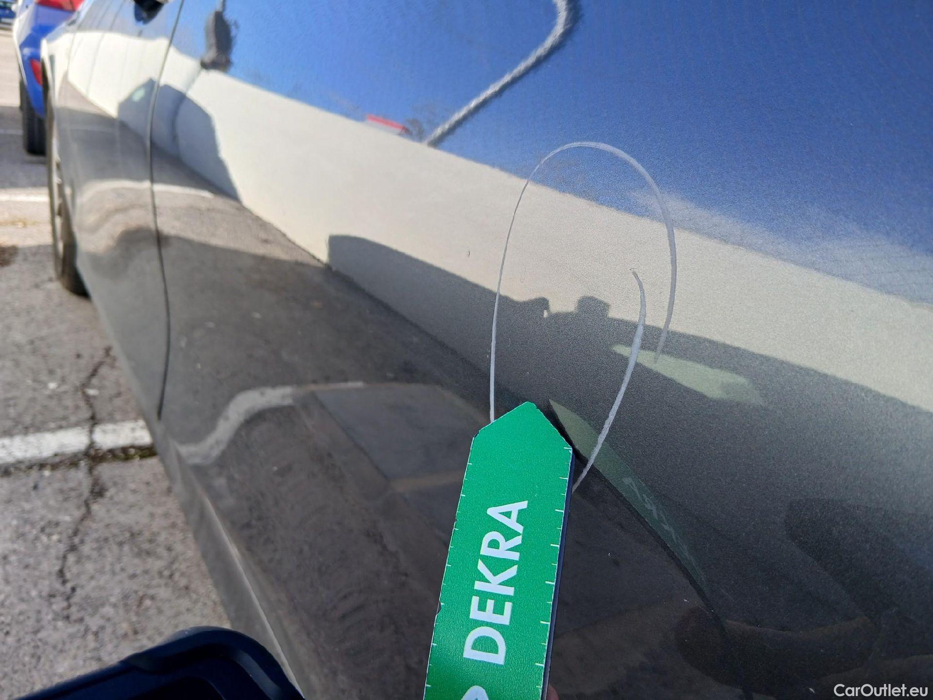  Bmw  Serie 3 BMW  / 2018 / 4P / sedán 318d #17