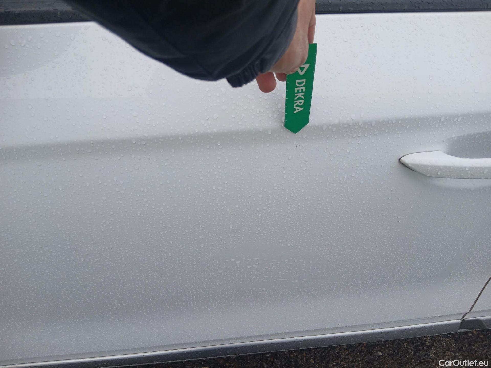  Hyundai   Ioniq HYUNDAI / 2019 / 5P / berlina con portón 1.6 GDI HEV Klass LE DCT #11