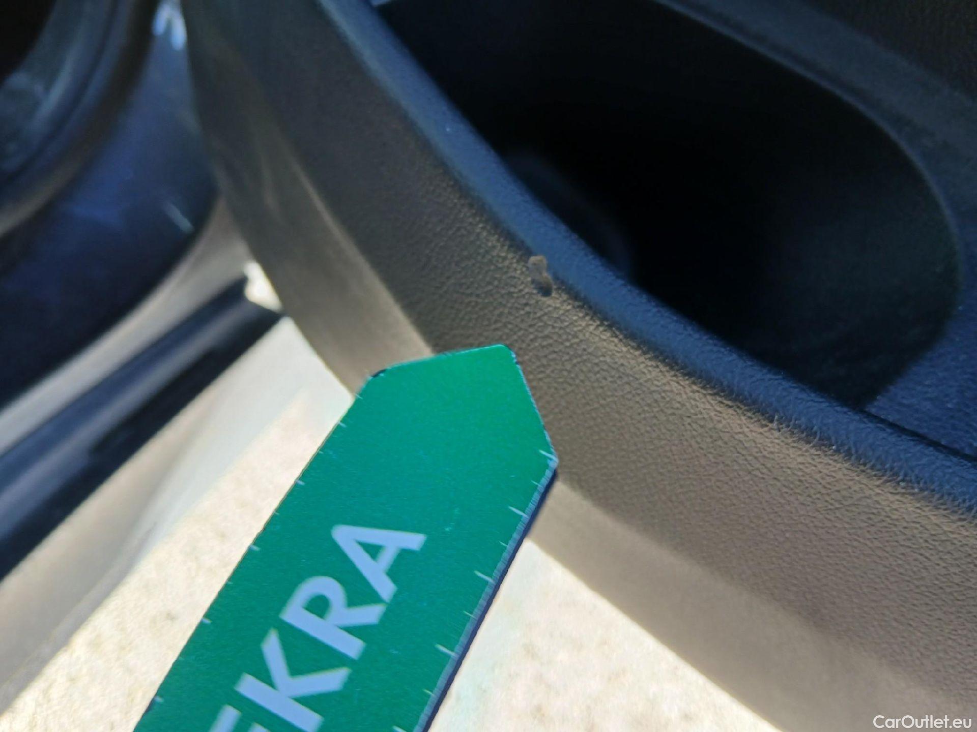  Bmw  Serie 3 BMW  / 2018 / 4P / sedán 318d #45