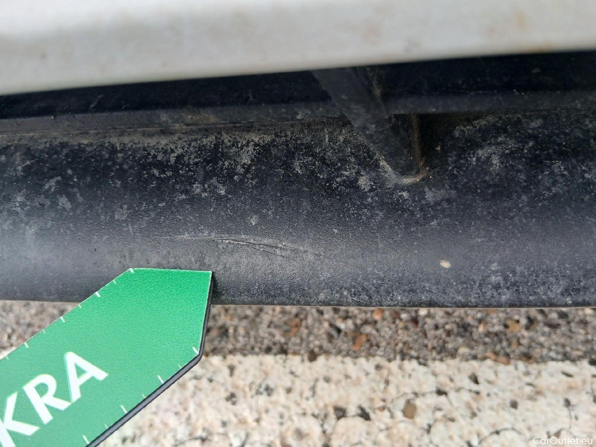  Hyundai  i20 HYUNDAI  / 2020 / 5P / berlina con portón 1.2 MPI SLX #8