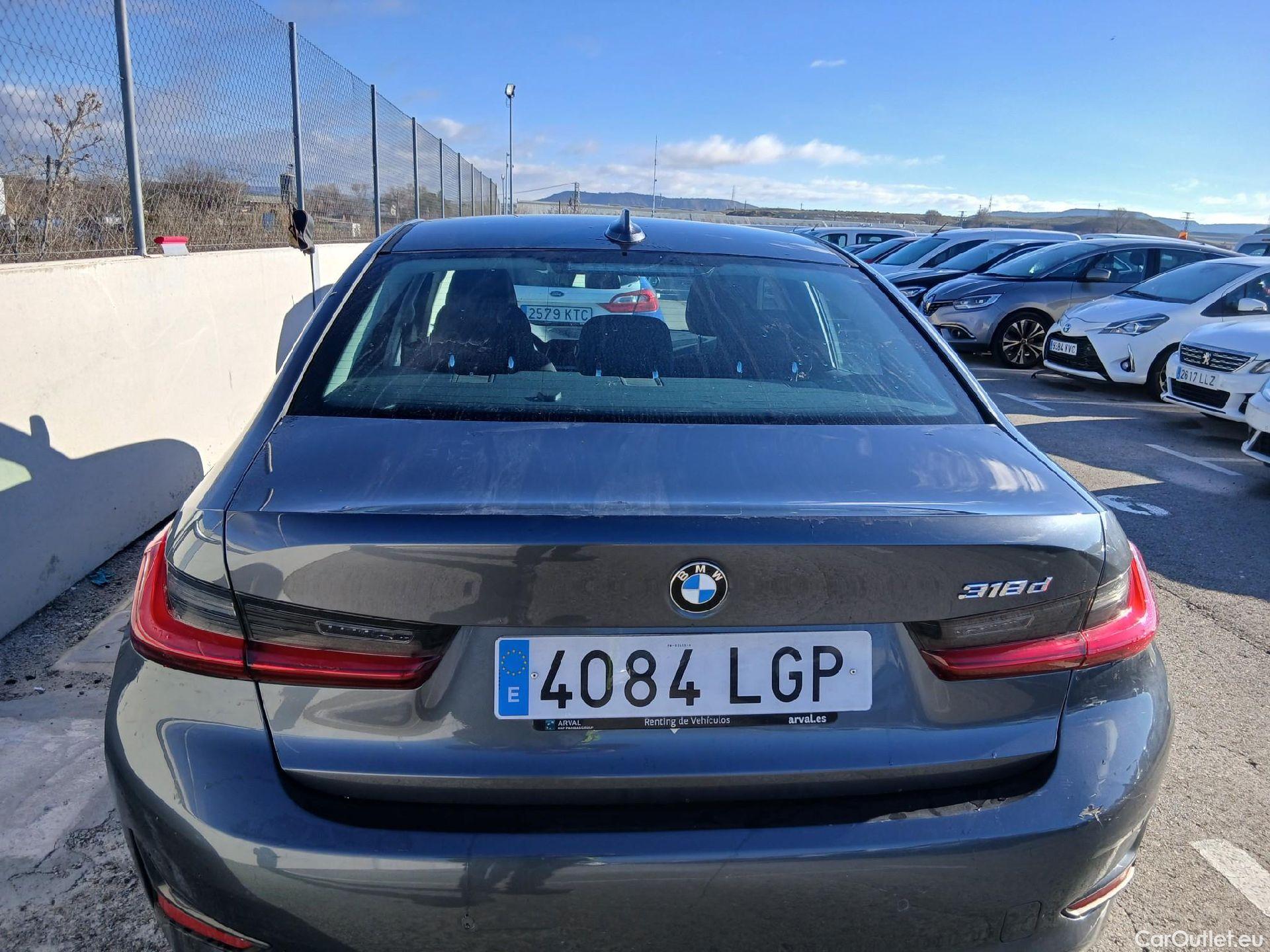  Bmw  Serie 3 BMW  / 2018 / 4P / sedán 318d #30