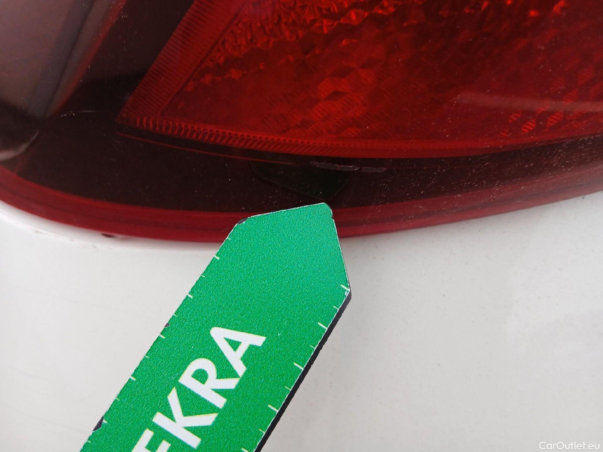  Hyundai  i20 HYUNDAI  / 2020 / 5P / berlina con portón 1.2 MPI SLX #29