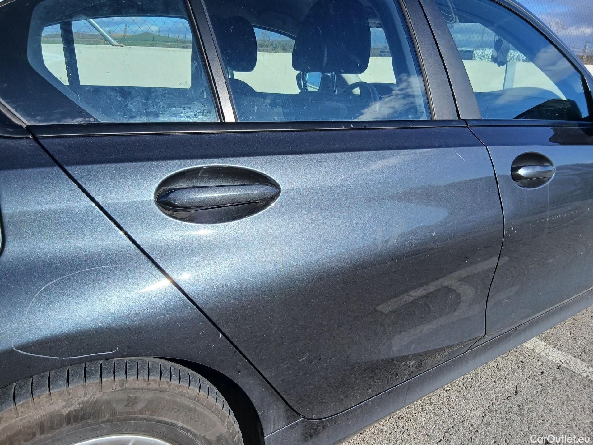  Bmw  Serie 3 BMW  / 2018 / 4P / sedán 318d #38