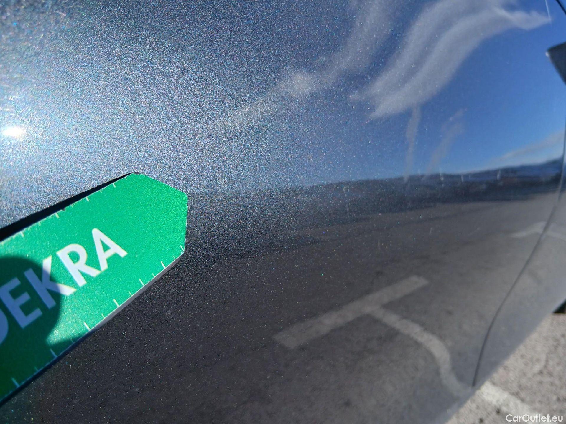  Bmw  Serie 3 BMW  / 2018 / 4P / sedán 318d #39